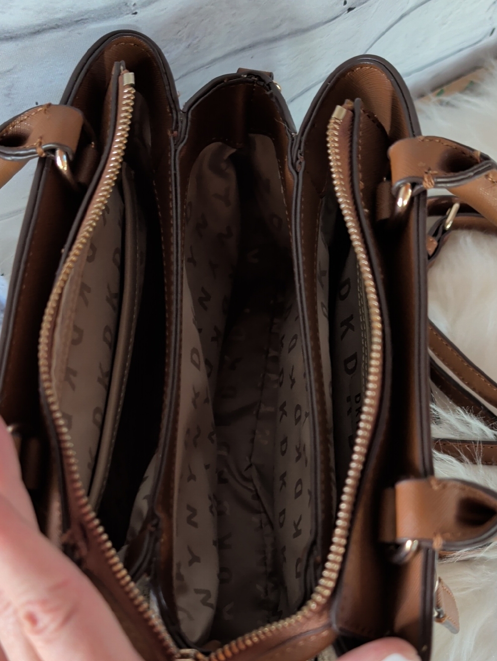 DKNY Beige Logo Crossbody Satchel with Tan Trim - Picture 8 of 8
